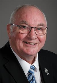 Photograph of County Councillor Terry Aldridge